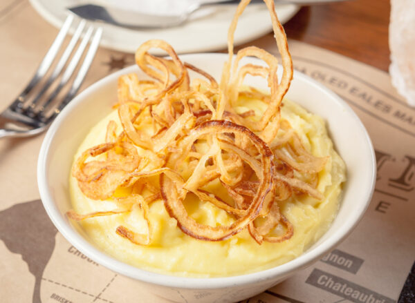 Home-made potato purée with Dorblu cheese